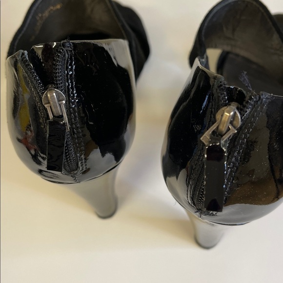 Talbots Black Strappy Heeled Sandals | Size 9B | Suede & Patent Mix | GUC - Picture 3 of 7
